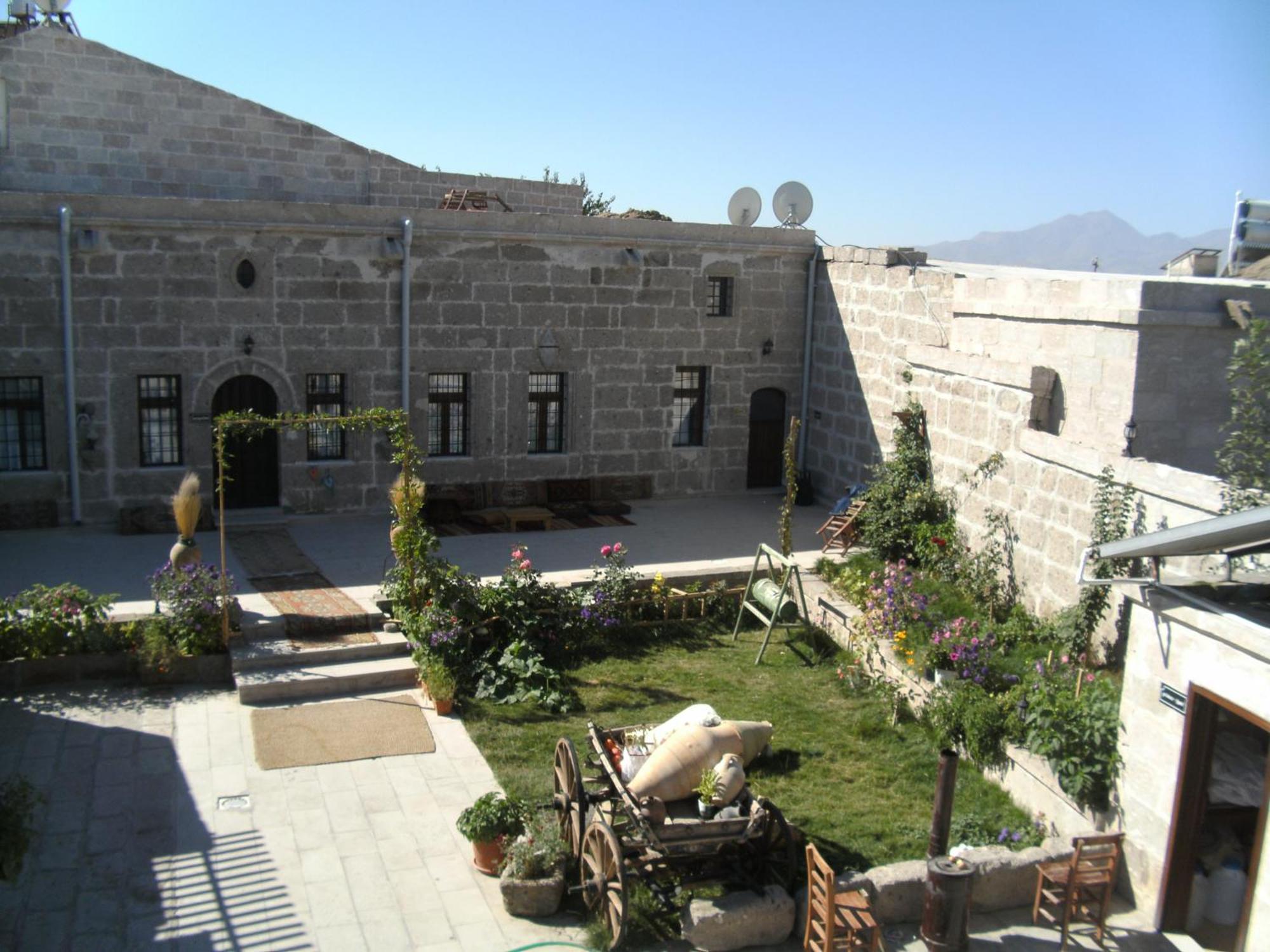 Osmanoglu Hotel Guzelyurt Buitenkant foto